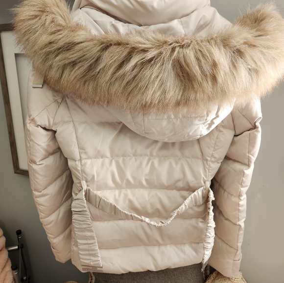 Beautiful Zara cream winter coat - Picture 2 of 7